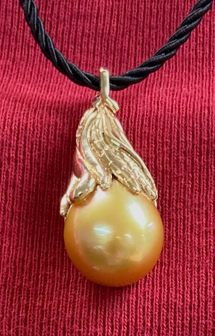 South Sea pearl custom gold pendant 524