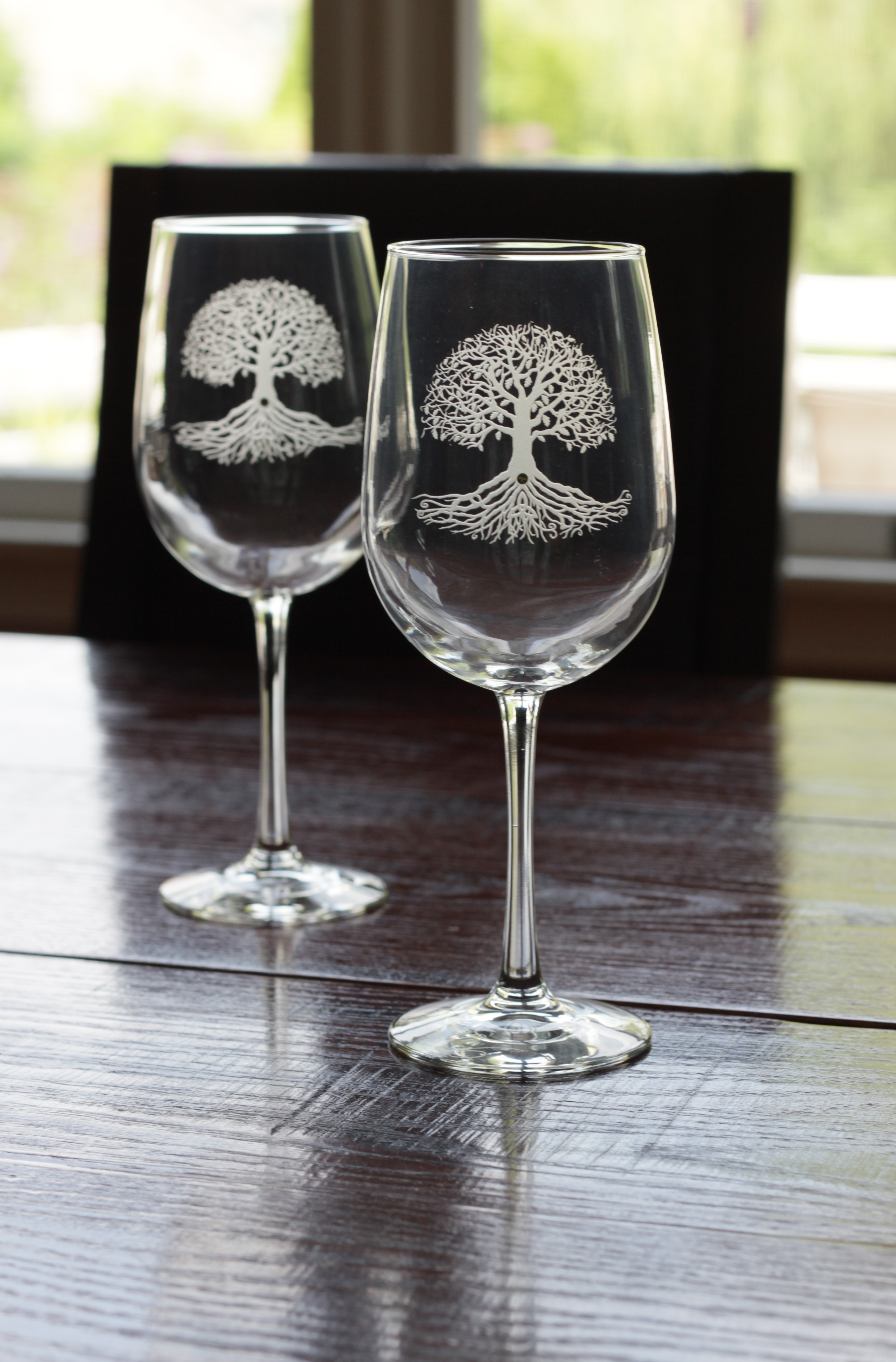 Hand-carved Glassware 589